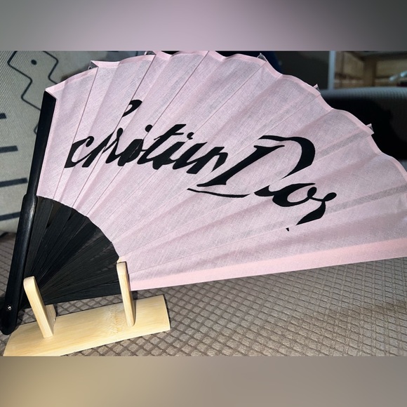 DIOR FAN - Picture 3 of 11